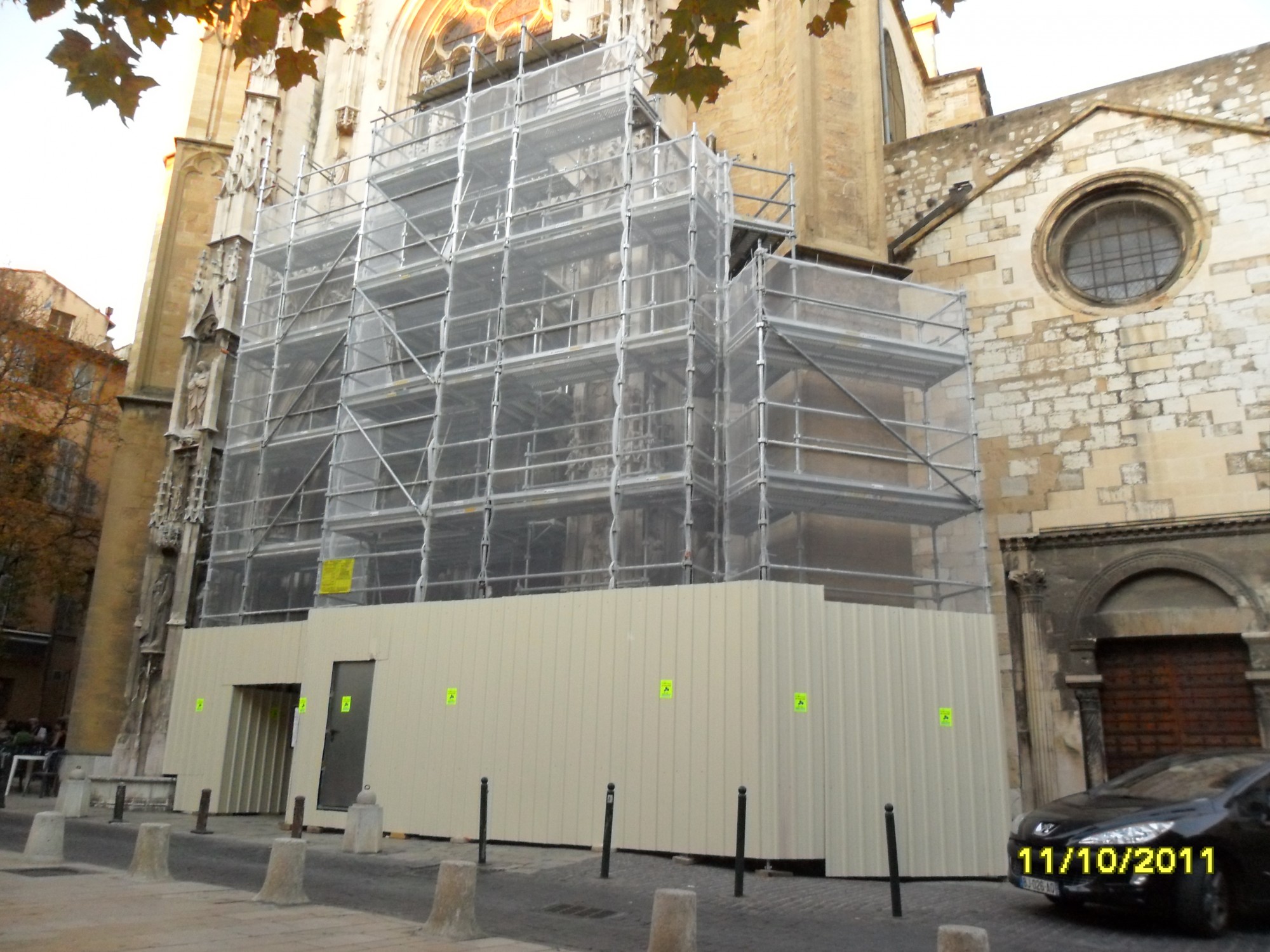 BARDAGE A LA CATHEDRALE ST SAUVEUR