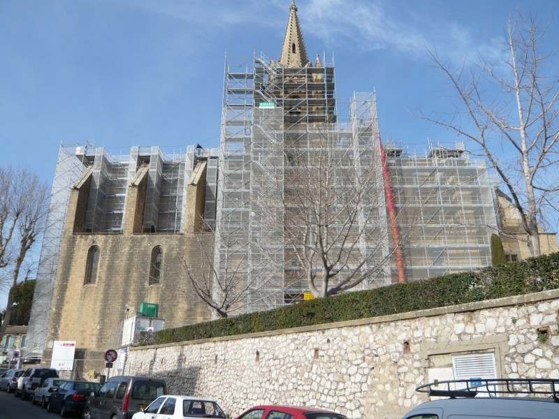 Installer un échafaudage suspendu en encorbellement Avignon Vaucluse