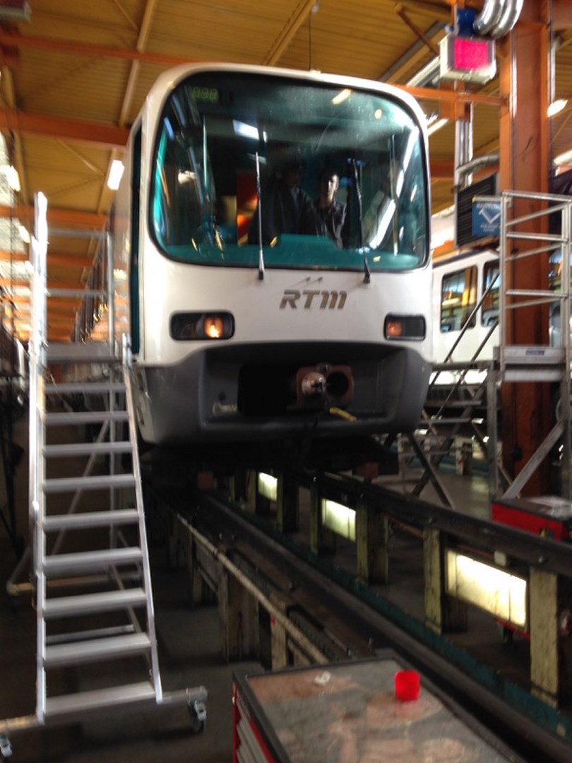 escalier acces wagon