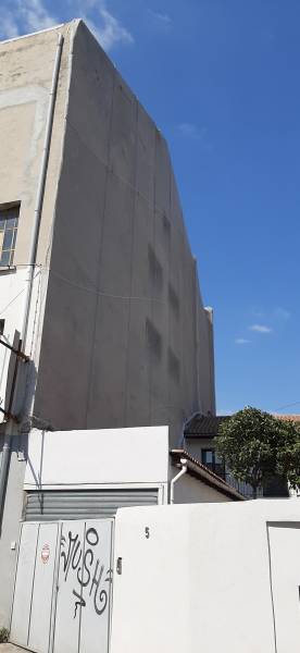 INSTALLATION DE FILETS ANTI CHUTE SUR LA FACADE DU MAGASIN WELDOM A MARSEILLE DANS LE 13.