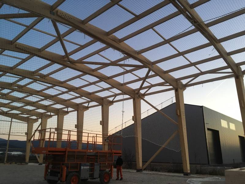 SPE pose ses filet et vent sur charpente bois vaucluse