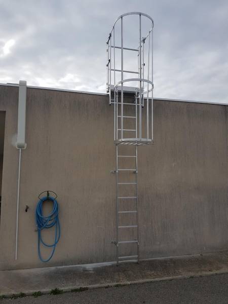 ECHELLE A CRINOLINE SOCIETE PROVENCALE D ECHAFAUDAGE