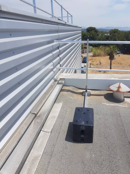 GARDE-CORPS AUTOPORTANT FIXE