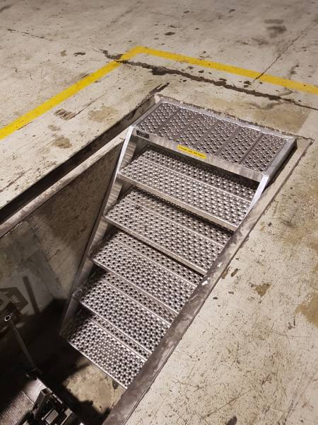 ESCALIER DE FOSSE DE GARAGE