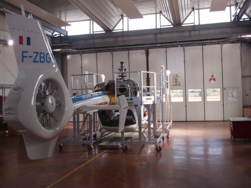 PASSERELLE D'ENTRETIEN POUR HELICOPTERE DUARIB