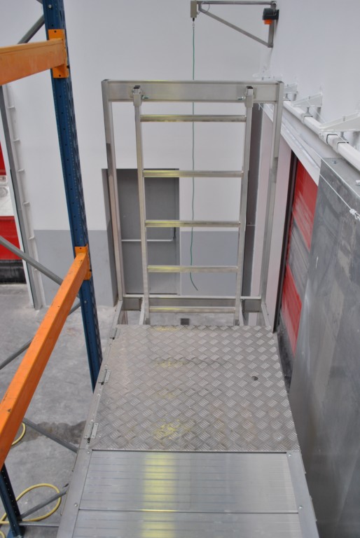ACCES DE LA PASSERELLE DE FRANCHISSEMENT SPE