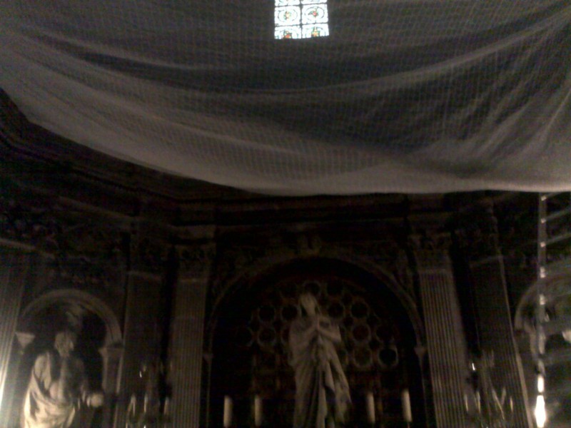 FILET ANTIPOUSSIERE SUR CORNICHE D'EGLISE