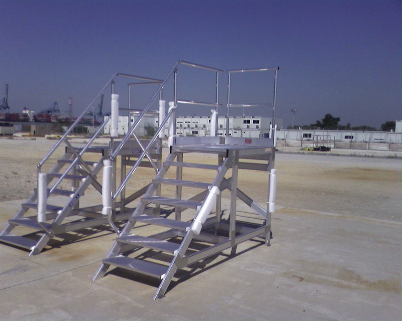 PLATEFORME INDUSTRIELLE EXTERIEUR BOUCHES-DU-RHÔNE (13)