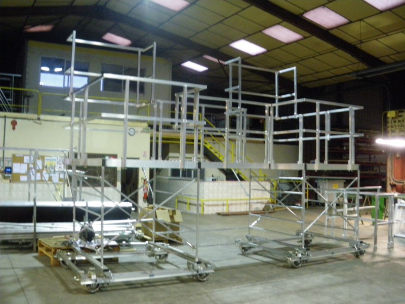 PLATE-FORME DE TRAVAIL SUR RAIL POUR ÉLECTRICIENS SPE