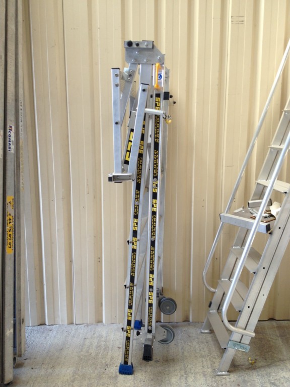 Plateforme individuelle fixe et roulante en aluminium par SPE dans les Bouches-du-Rhône (13).