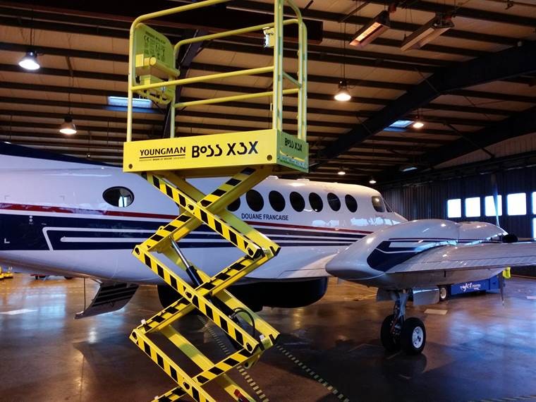 NACELLE POUR L'ENTRETIEN DES AVIONS VAR