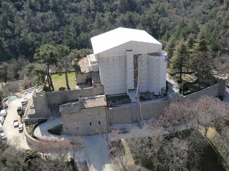CHATEAU DE VAUVENARGUES PARAPLUIE BACHE THERMO-RETRACTABLE